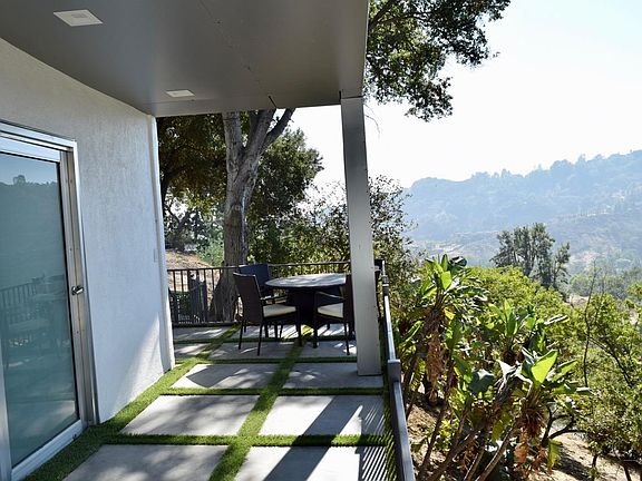 5th image of 2951 Benedict Canyon Dr