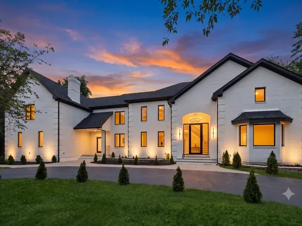 15 Somerset Dr, Andover, MA 01810