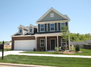 3333 Grandview Club Dr, Pfafftown, NC 27040