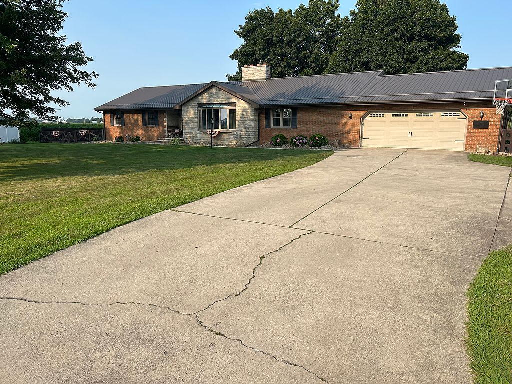 915 N Warpole St - Property Image