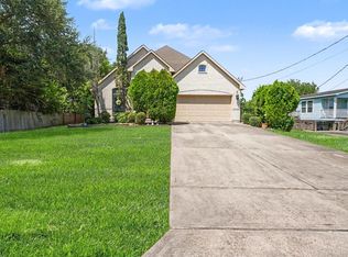 2424 Rue De Laffitte St, San Leon, TX 77539