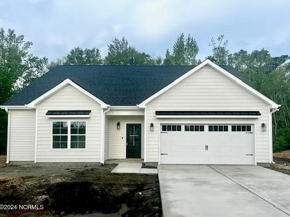 698 Poppleton Drive, Hampstead, NC 28443