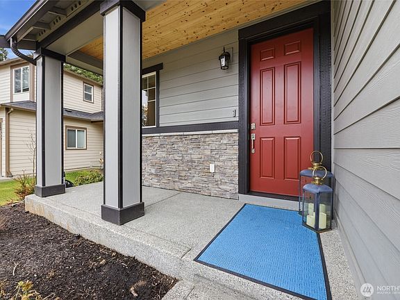 3rd image of 12813 193rd Avenue E