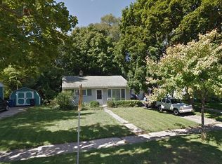 906 Barton Dr, Ann Arbor, MI 48105
