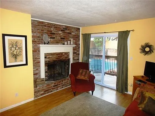 4333 Jarboe St #5 — Photo 3