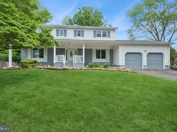 8 Yeger Rd, Princeton Junction, NJ 08550