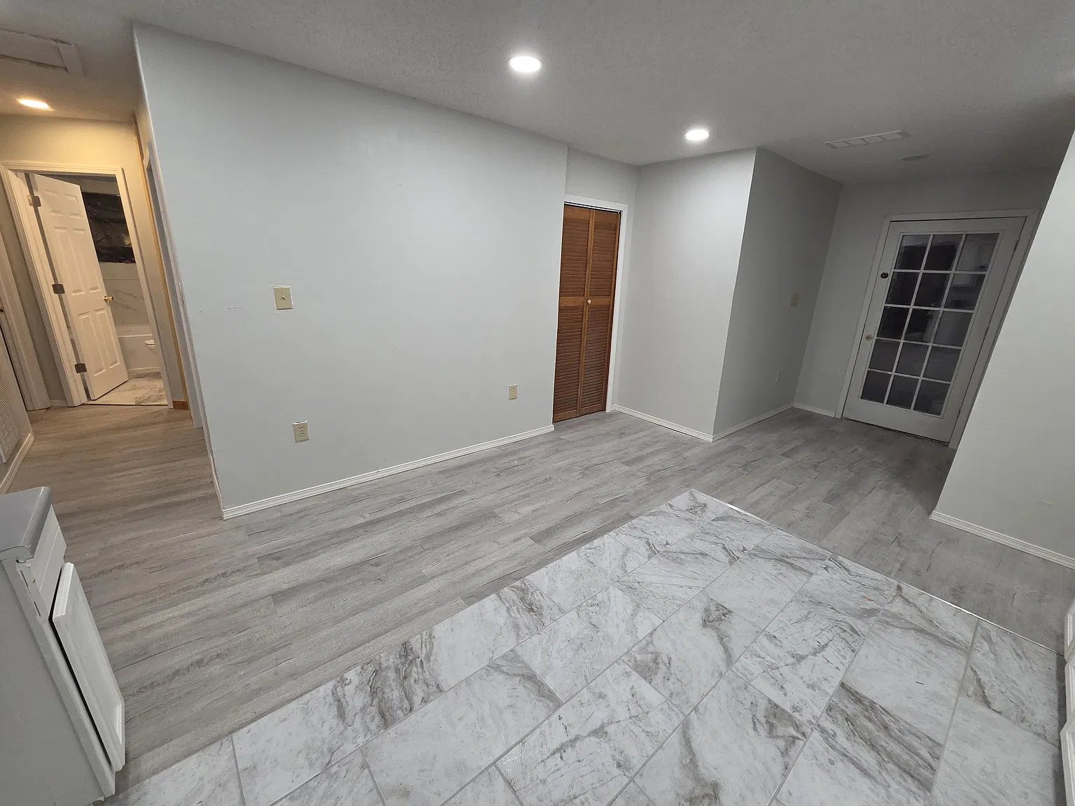 2 bed, 1.5 bath, 1107 sqft, $900 — Photo 3