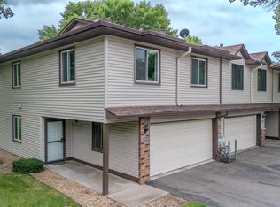 8824 N Maplebrook Ct, Minneapolis, MN 55445