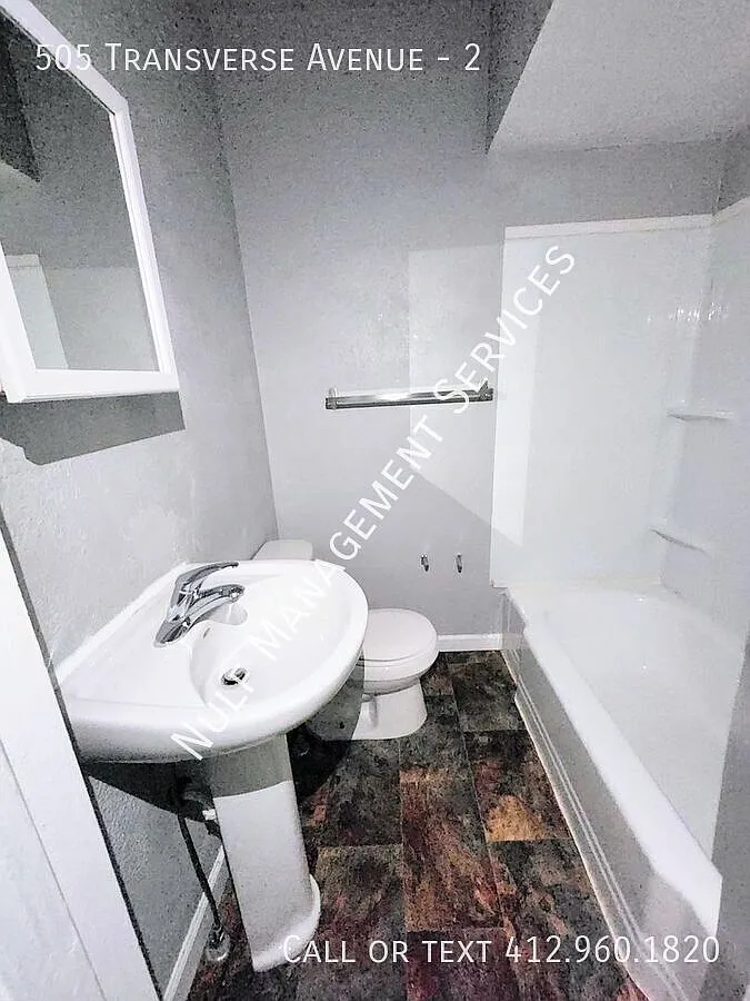 1 bed, 1 bath in Mt Oliver — Photo 2