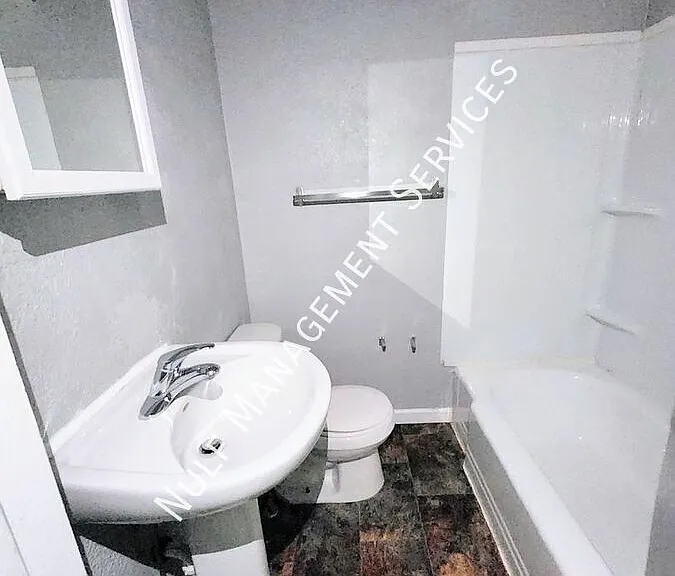 505 Transverse Ave #2 — Photo 2