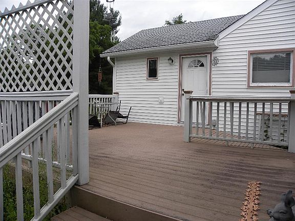 4th image of 8 Marvin Ave