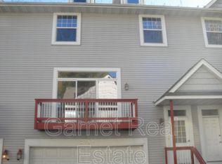 2730 Century Ct, White Bear Lake, MN 55110