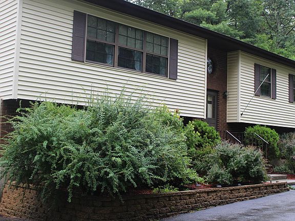 2nd image of 2670 Rising Hill Dr