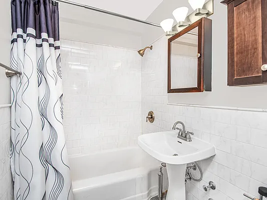 Sold by Re/Max In The City | media 9
