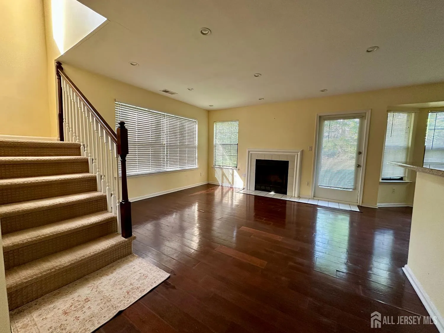 2 bed, 1.5 bath, 1086 sqft, $2,550 — Photo 4