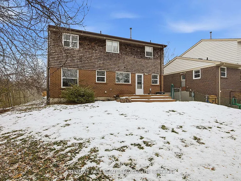 69 Lorraine Cres — Photo 35