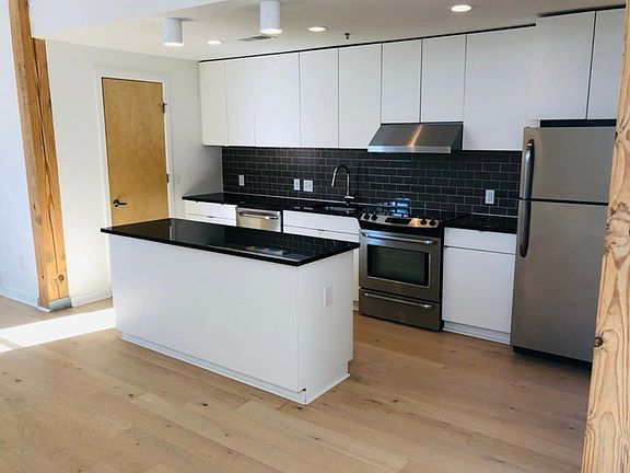 2nd image of 418 N 25th St APT 250