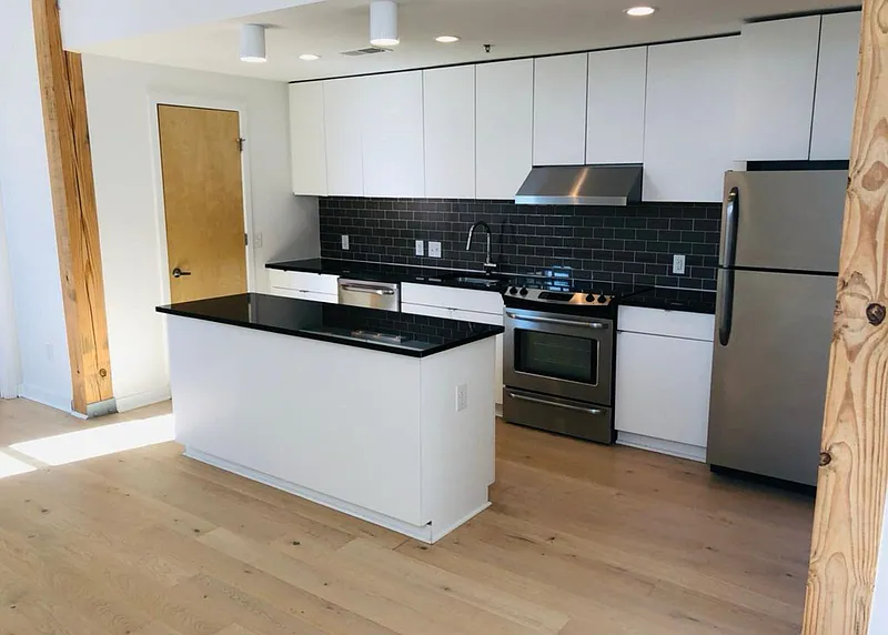 Building Photo - 418 N 25th St #250