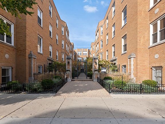 2nd image of 534.5 W Belmont Ave #1S