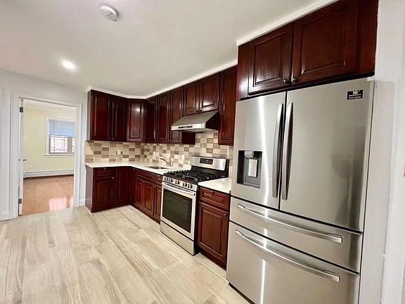 3rd image of 21501 69th Ave Floor 1