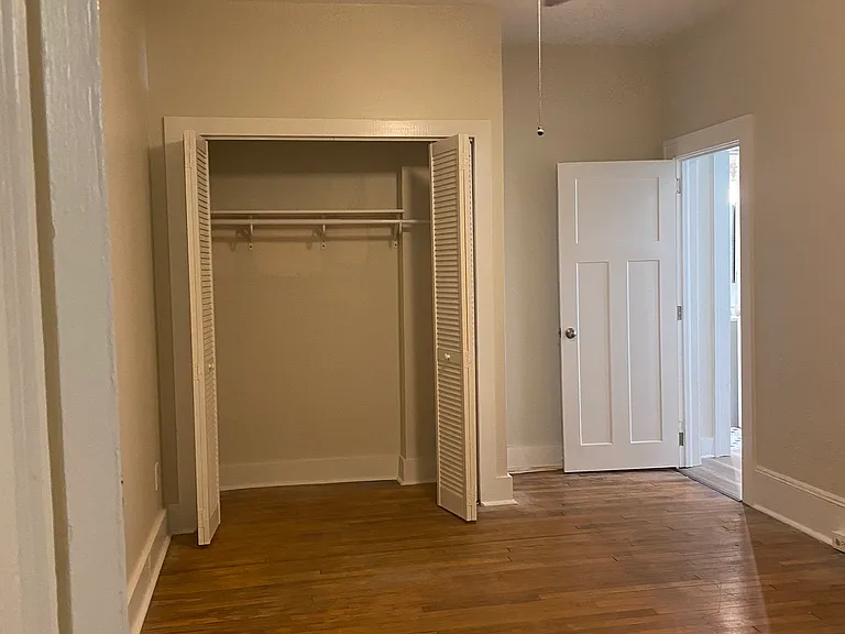 295 E Chestnut St #1 — Photo 10
