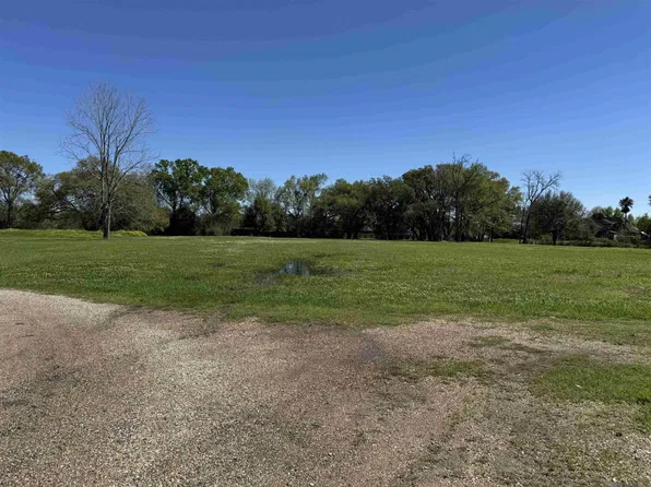 37143 Jackson Oaks Rd, Geismar, LA 70734