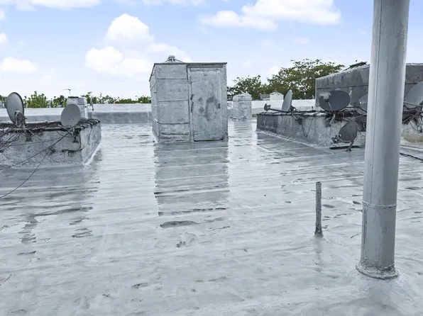 1722 Putnam Avenue image 12 of 30