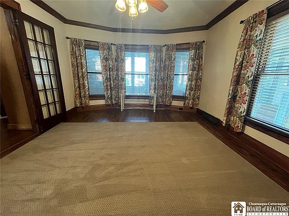 5th image of 725 Deer St