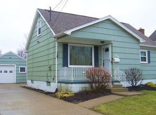 34 Lombardy St, Lancaster, NY 14086