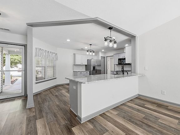 5th image of 1019 Bonita Loop