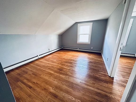 4th image of 462 East St #2