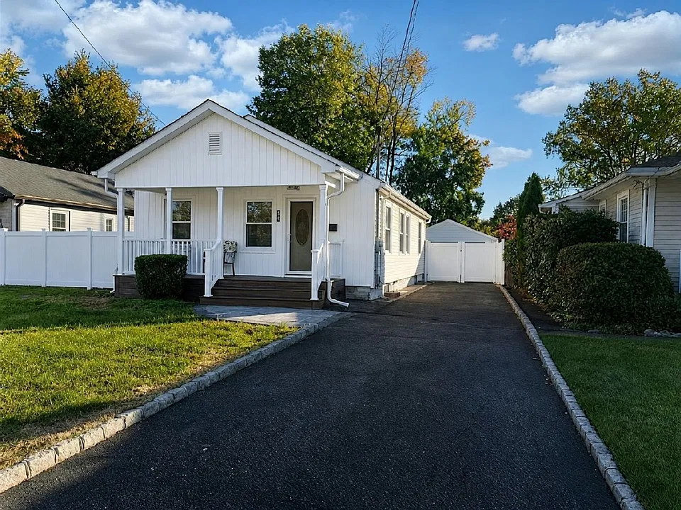 237 Romain Ave
