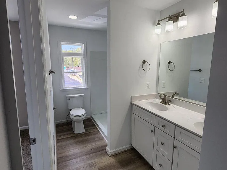 111 Coralyrose Ct — Photo 9