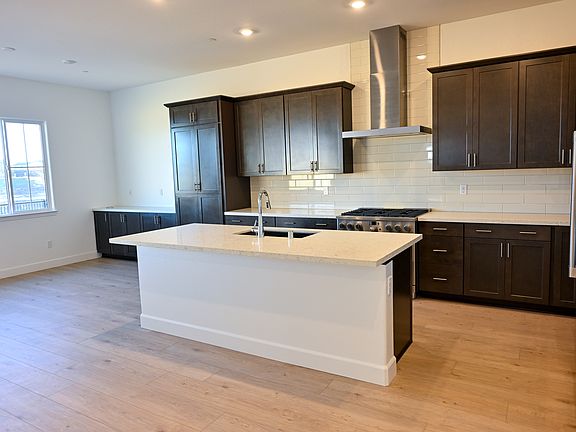 3rd image of 3345 Garden Terrace Ct