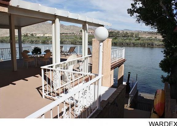 3rd image of 823 Riverfront Dr