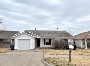 916 Hyacinth Hollow Dr, Yukon, OK 73099