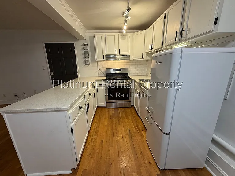 870 Glendale Ter NE #12 — Photo 10