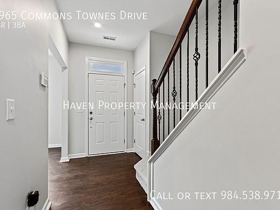 3rd image of 8965 Commons Townes Dr