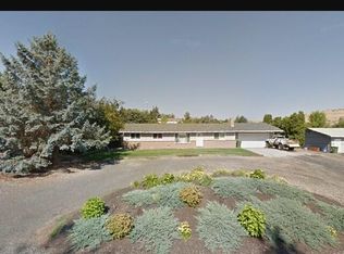 906 Goodlander Cir, Selah, WA 98942