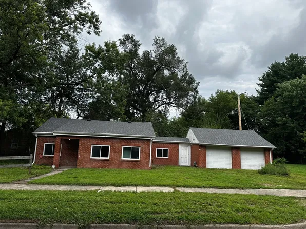 1102 N McKinley Ave, Champaign, IL 61821