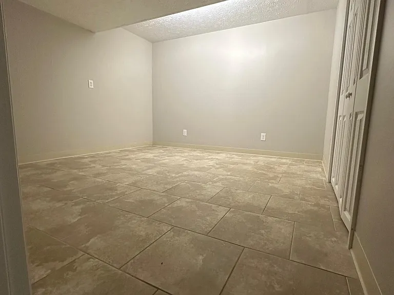 3505 Lakeside Ct — Photo 39