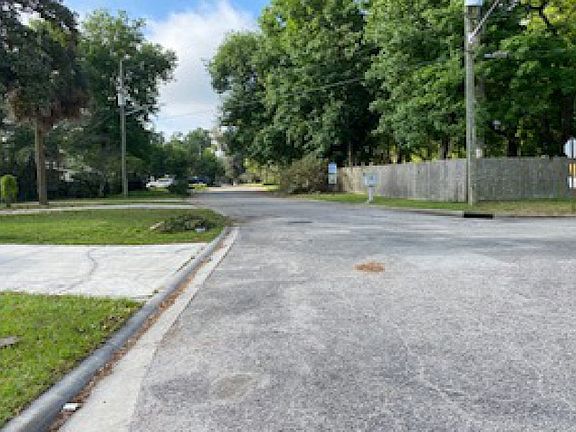 5th image of 743 Egret Bluff Ln