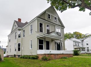 109 E Julia St, Clinton, IL 61727