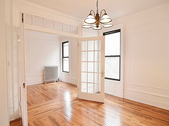 3rd image of 201 W 107th St APT 7