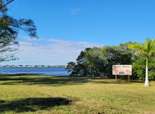 3611 117th St W #20, Bradenton, FL 34210