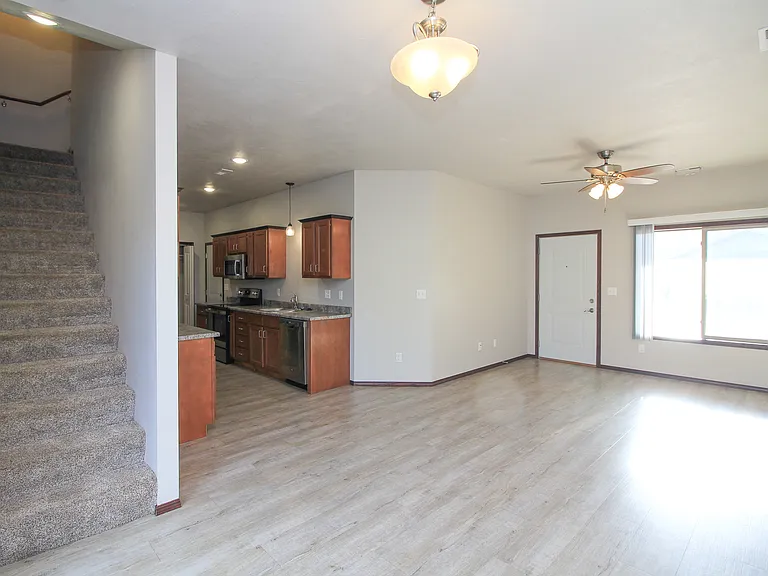 1013 Tanner Ct — Photo 9