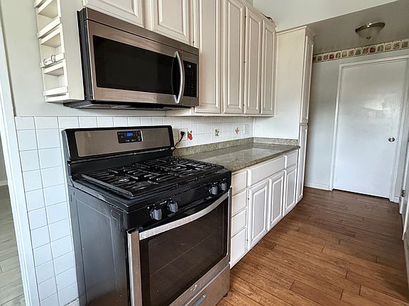 2nd image of 718 Center Ave