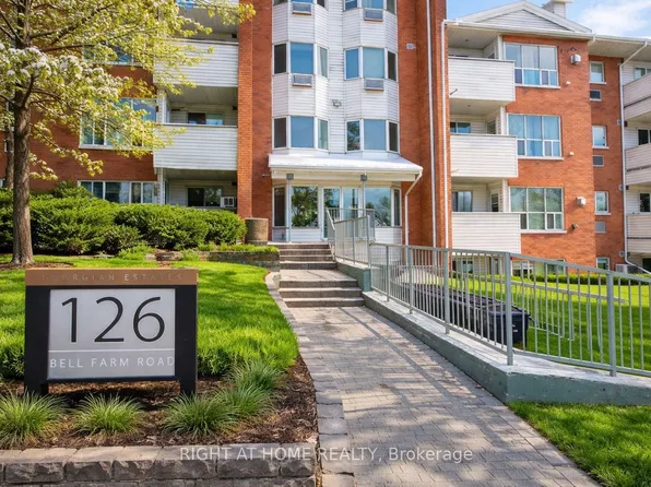 126 Bell Farm Rd #113, Barrie, ON L4M 6J3