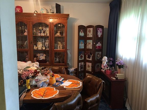 5th image of 621 N Roberta Ave