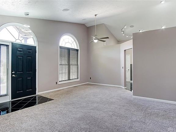 5th image of 930 Golden Beech Dr